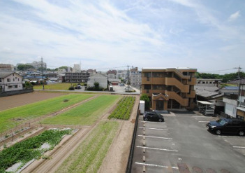 【エンブレム合川IIの駐車場】