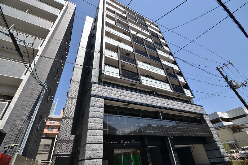 岡山市北区駅元町のマンションの建物外観