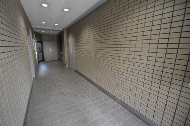 【広島市西区己斐本町のマンションのエントランス】