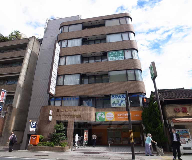 【京都市東山区二町目のマンションの郵便局】