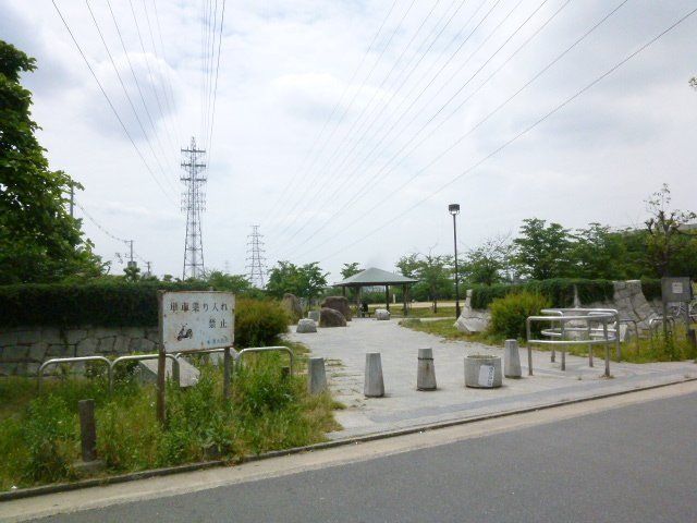 【東大阪市川田のアパートの公園】