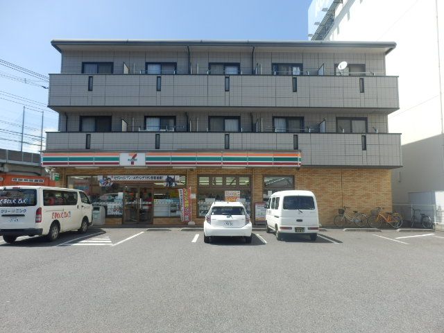 コンビニ　セブンイレブン浦和白幡6丁目店（コンビニ）まで645m