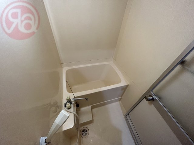 バス・シャワールーム　落ち着いた空間のお風呂です