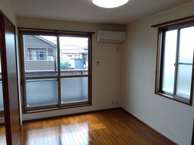 居室・リビング　ゆったり過ごせる居間です