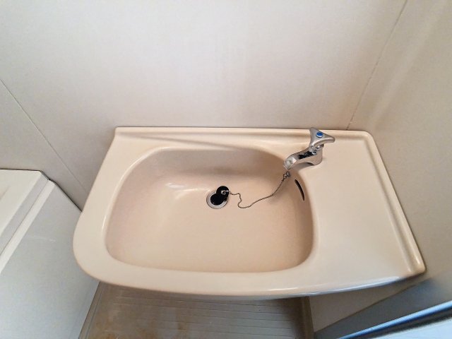 洗面設備　掲載写真につきましては、同型モデルを掲載しておりますため、実