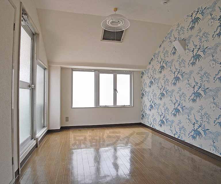 居室・リビング　南向きなので日当たりが良いお部屋です。