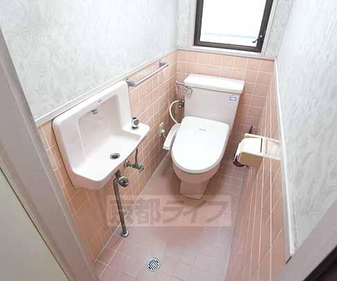 トイレ　広々トイレです。