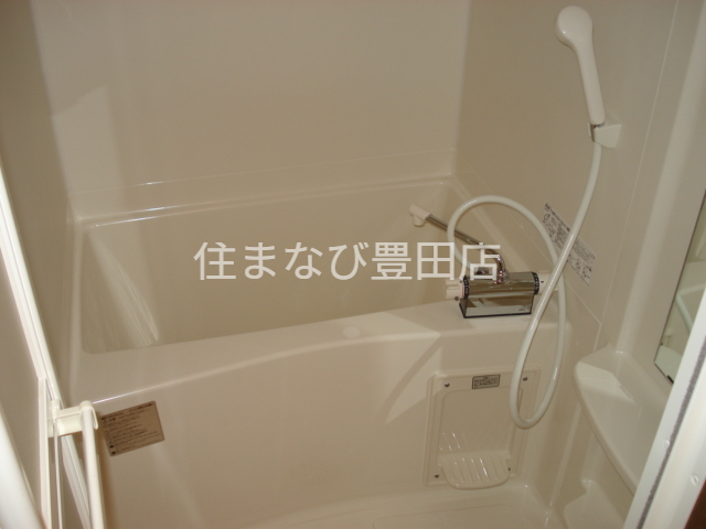 バス・シャワールーム　同型別部屋写真