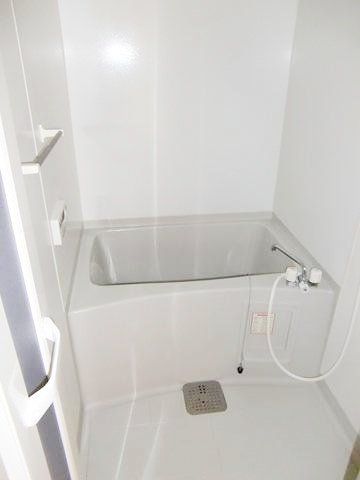 バス・シャワールーム　キレイなバスルーム。