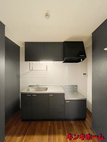 キッチン　写真は別号室。現況優先