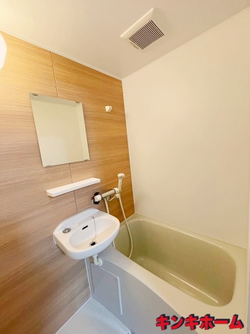 バス・シャワールーム　写真は別号室。現況優先