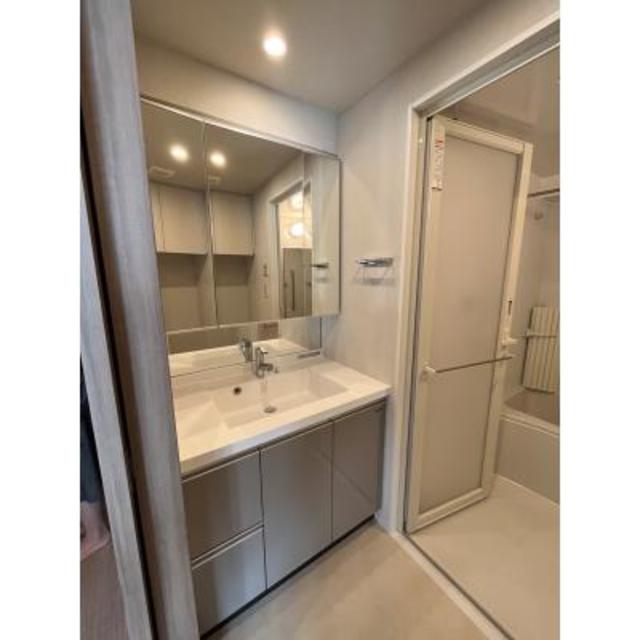 洗面設備　※写真は同タイプ住戸です。