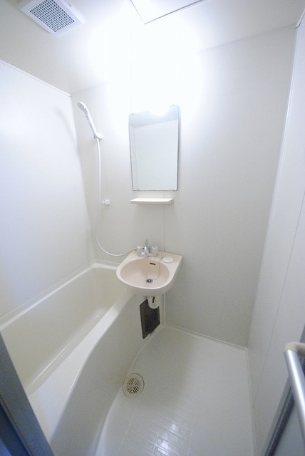 バス・シャワールーム　写真は２０１号室