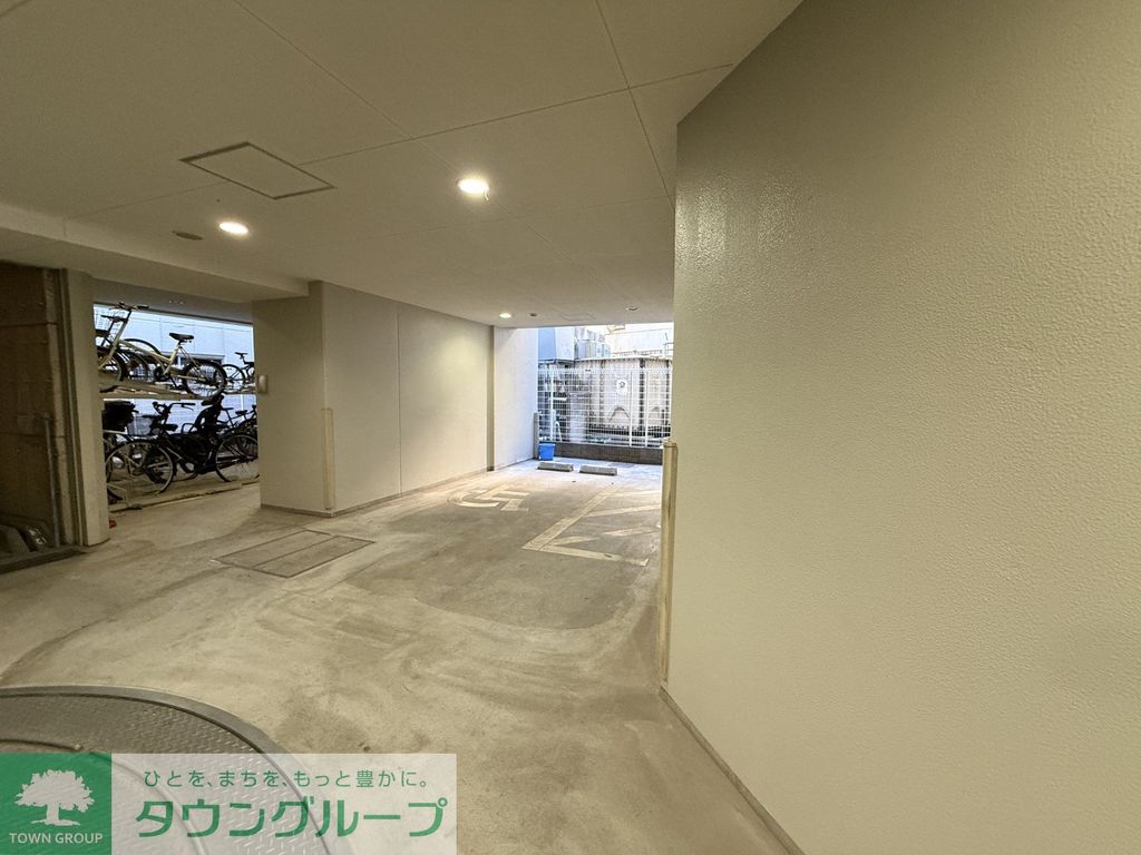 駐車場　エントランス