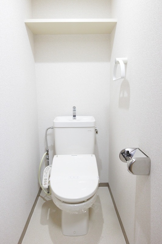 トイレ　温水洗浄便座