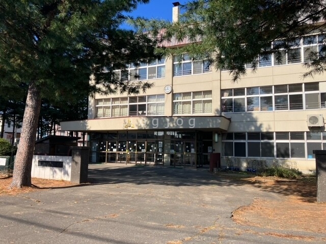 その他　帯広市立西小学校（その他）まで220m