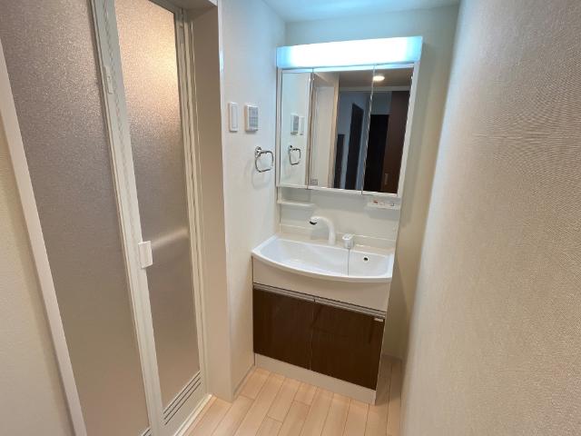 洗面設備　洗髪洗面化粧台