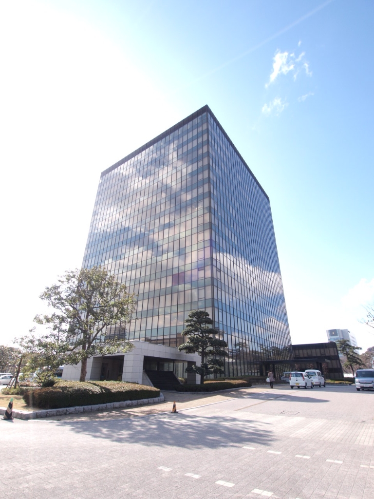 役所　北九州市役所（役所）まで584m