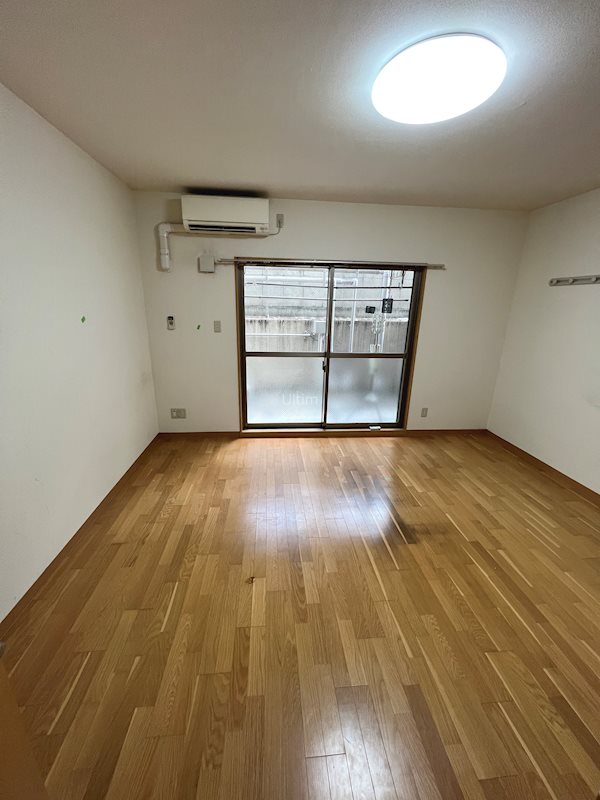 居室・リビング　※他の部屋の写真です