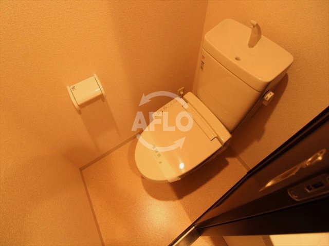 トイレ　Luxe天王寺　温水洗浄便座