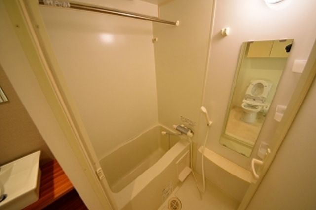 バス・シャワールーム　★浴室乾燥機付きのお風呂です★