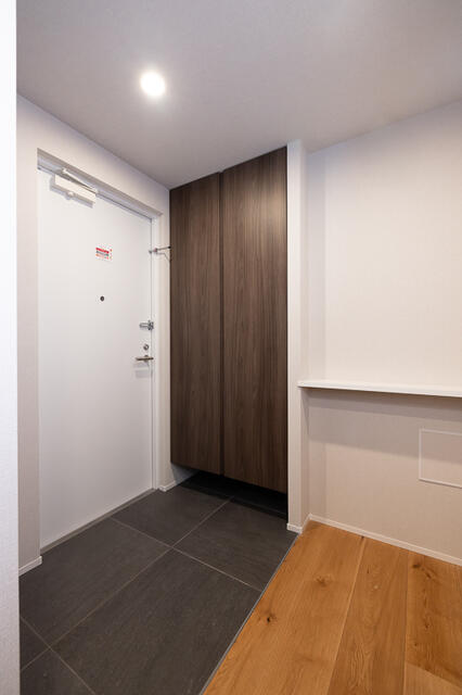 玄関　※写真は同タイプ住戸です。