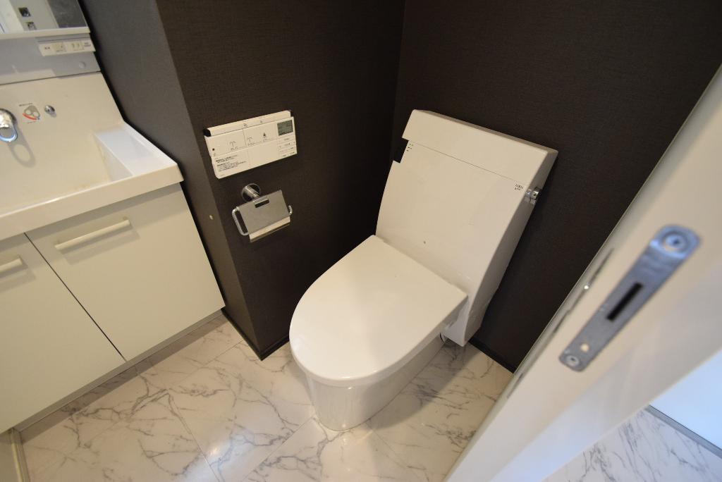 トイレ　シャワー付トイレ