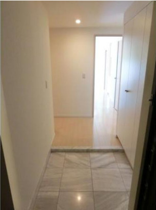 玄関　※別部屋参考写真