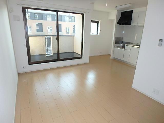 居室・リビング　※同棟別室参考写真