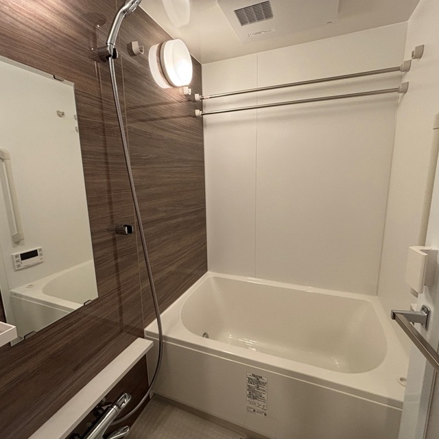 バス・シャワールーム　※写真は同タイプ住戸です。