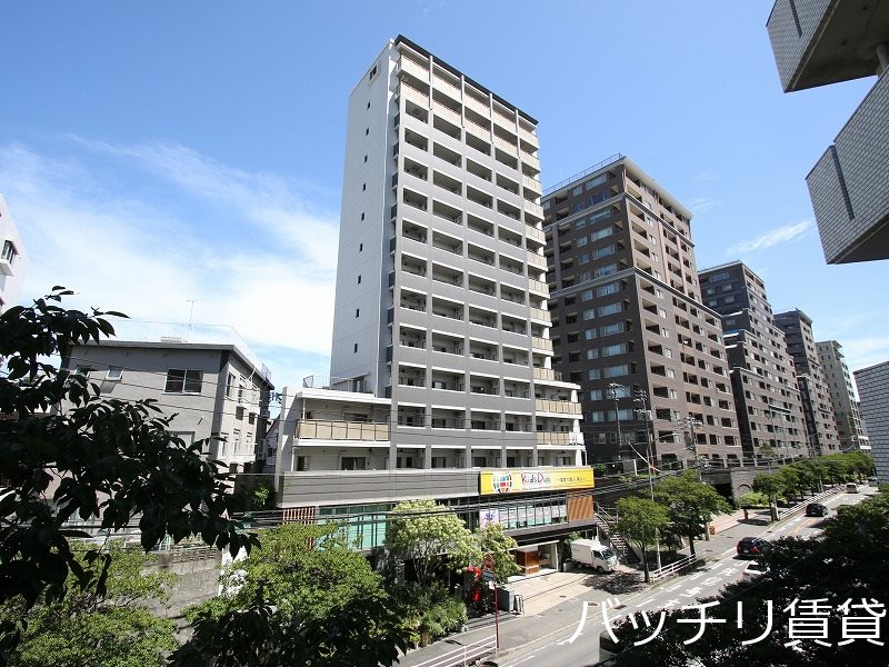 建物外観　オートロック付きマンション