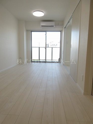 居室・リビング　※別号室参考写真