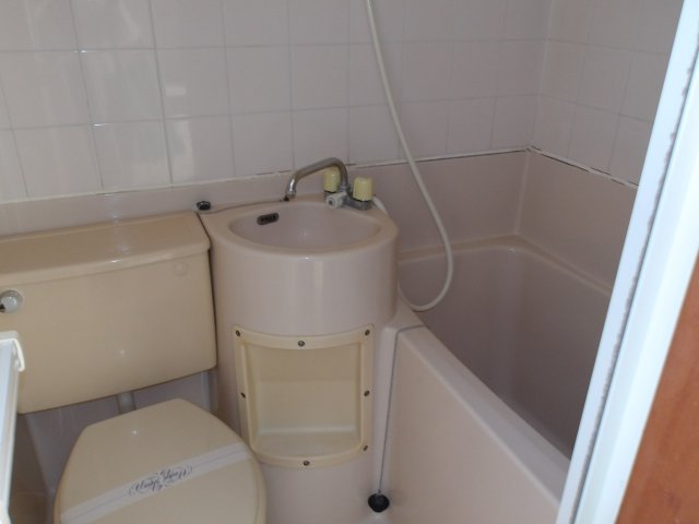 バス・シャワールーム　お風呂で日々の疲れを落としましょう