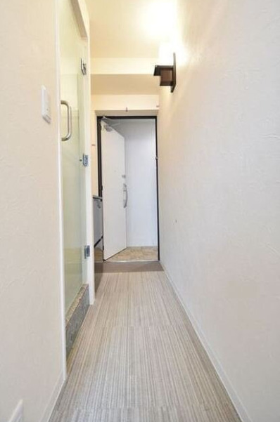 玄関　※別部屋の参考写真です。