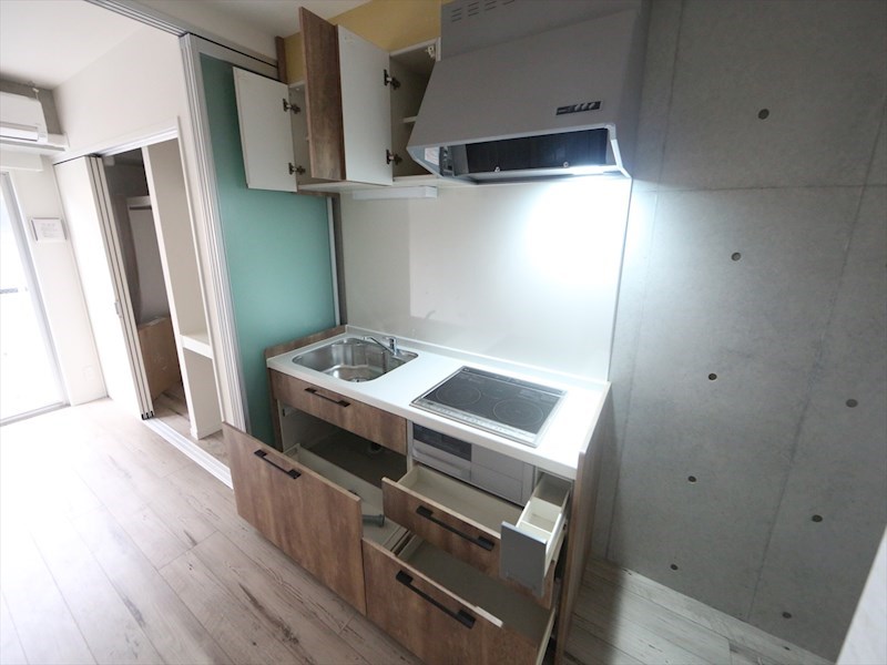 キッチン　システムキッチン（ＩＨ3口コンログリル付）