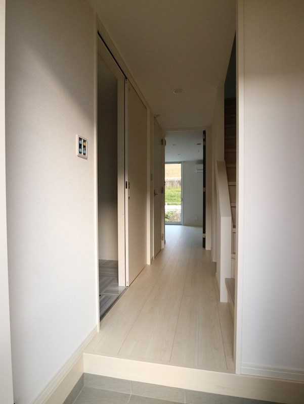 玄関　※別部屋参照