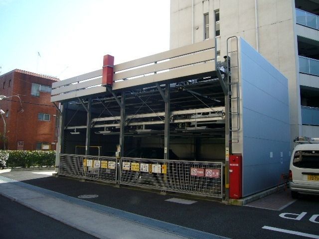 駐車場　お問い合わせはタウンハウジングまで