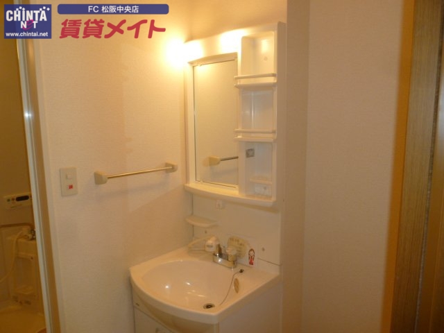 洗面設備　同型参考写真