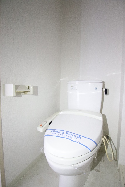 トイレ　※別室の参考写真の為、現況優先です。