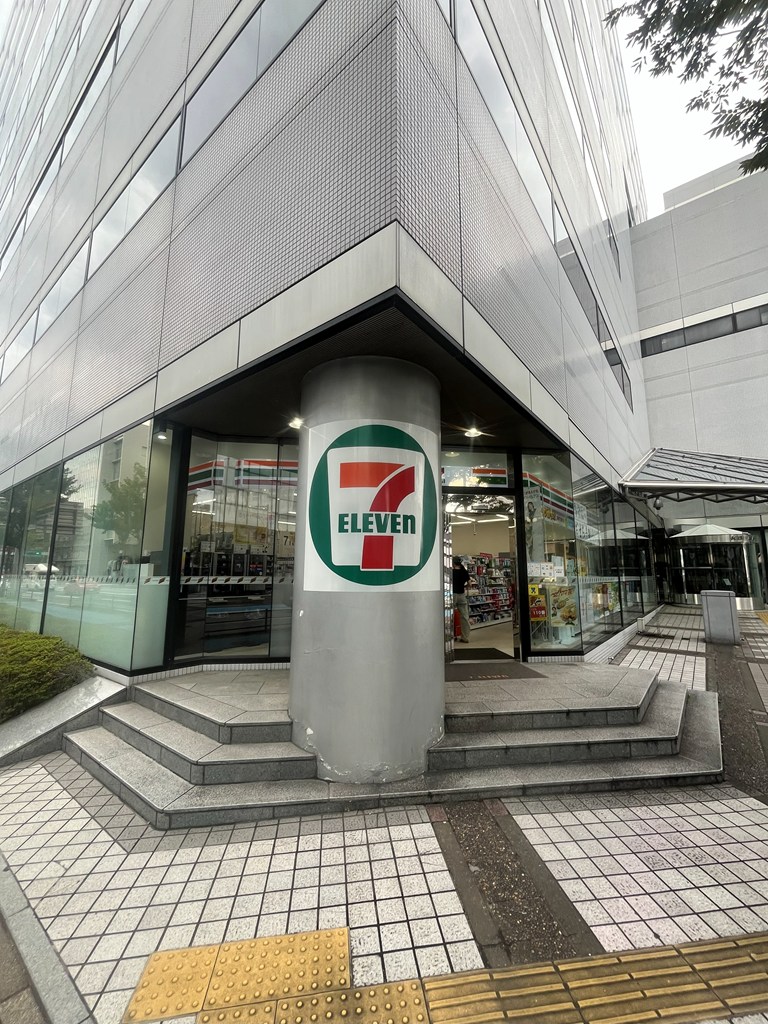 コンビニ　セブンイレブン福岡長浜1丁目店（コンビニ）まで421m