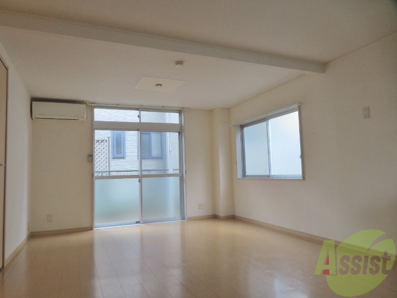 居室・リビング　リビングは１２帖のＬＤＫです。洋備していてリラックス出来ます