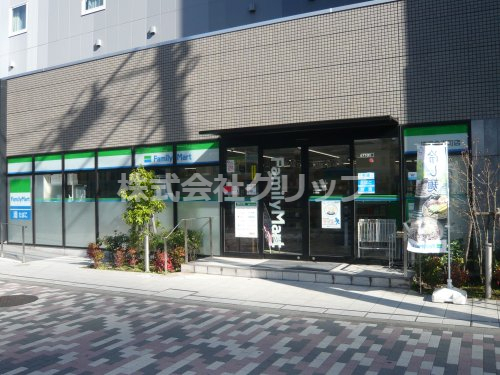 コンビニ　ファミリーマート 横浜金港町店（コンビニ）まで262m
