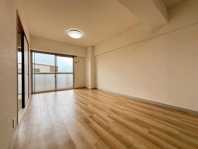 居室・リビング　※別号室参考写真