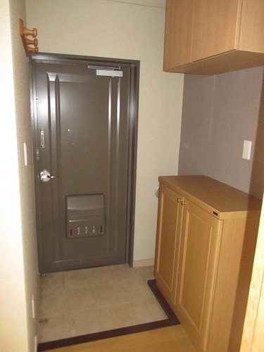 玄関　玄関　※2019年6月撮影