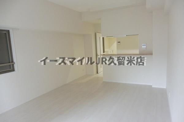 居室・リビング　こちらのリビングで趣味の時間をお楽しみください