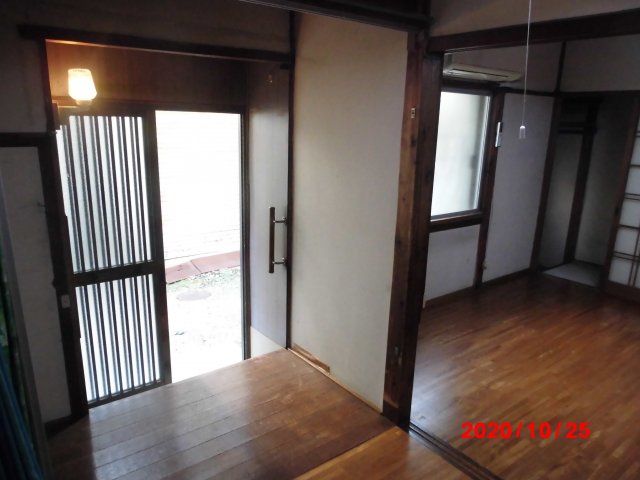 その他部屋・スペース　こちらの居間で趣味の時間をお楽しみください