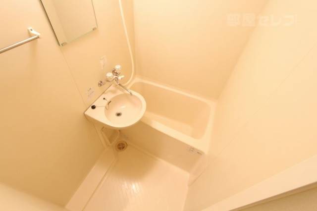 バス・シャワールーム　※３０６号室内装写真参照