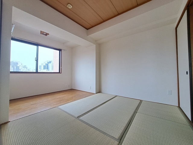 その他部屋・スペース　和室約５．６帖