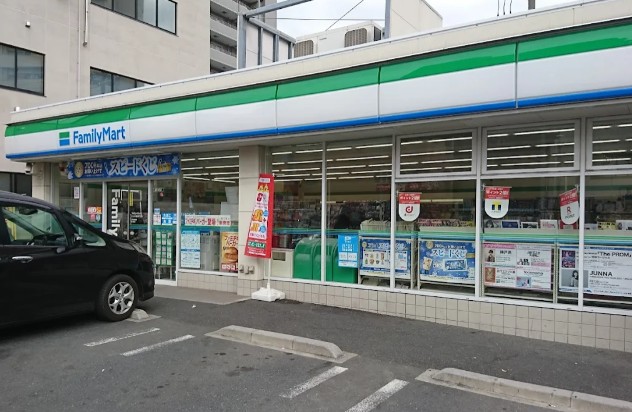 コンビニ　ファミリーマート さいたま根岸五丁目店（コンビニ）まで363m