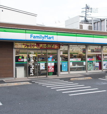 コンビニ　ファミリーマート 板橋大谷口店（コンビニ）まで444m